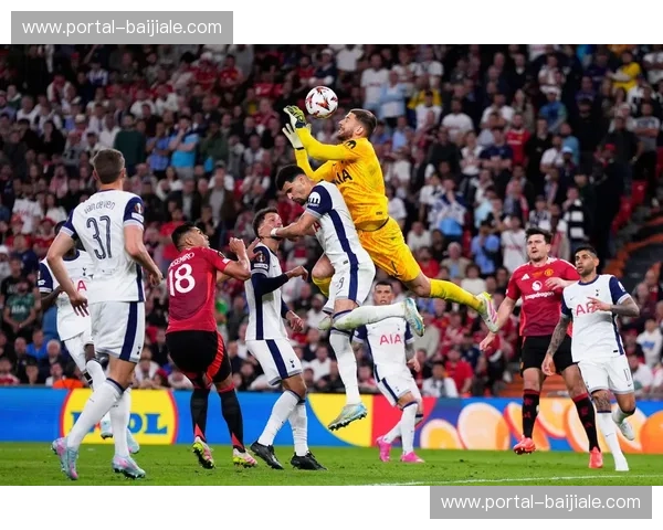 燃情绿茵：曼联vs热刺经典之战，重温那些令人窒息的瞬间